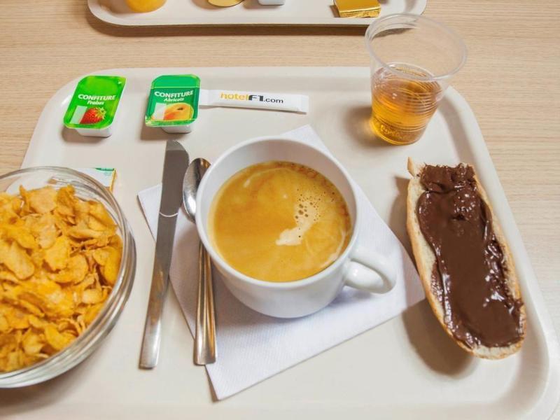 Hotelf1 Lille Mons En Baroeul Bagian luar foto